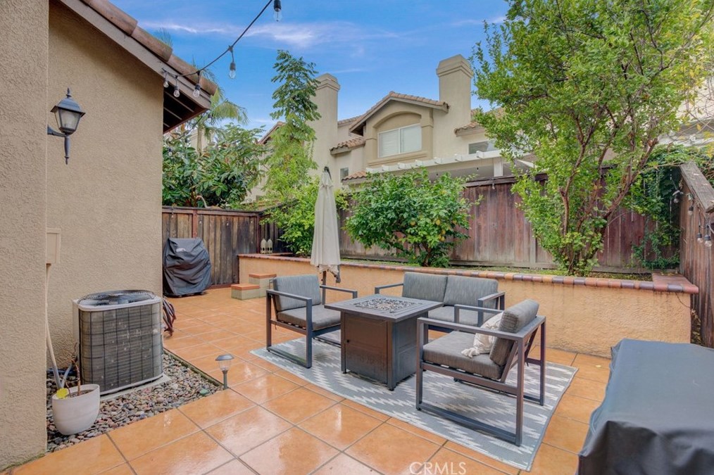 35 Pappagallo Pt, Laguna Beach CA  92656-1377 exterior