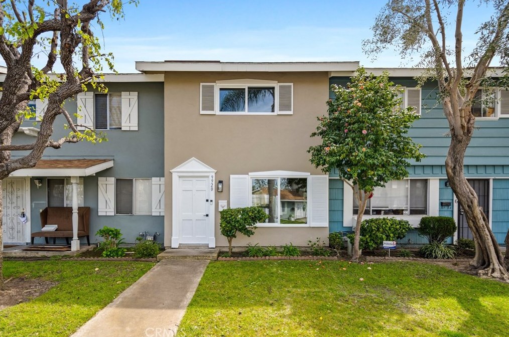 9920 Continental Dr, Huntington Beach, CA 92646