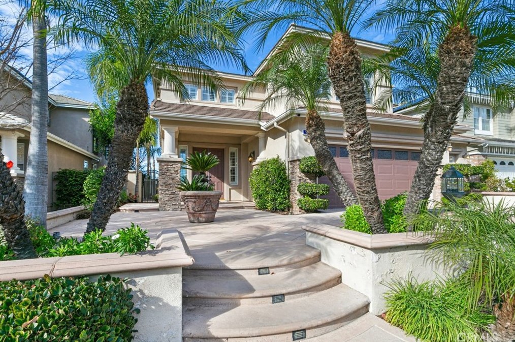 9 Hillside Dr, Trabuco Canyon, CA 92688