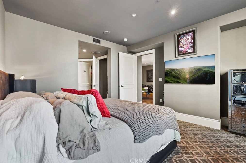 8052 Scholarship, Irvine CA  92612-5697 exterior