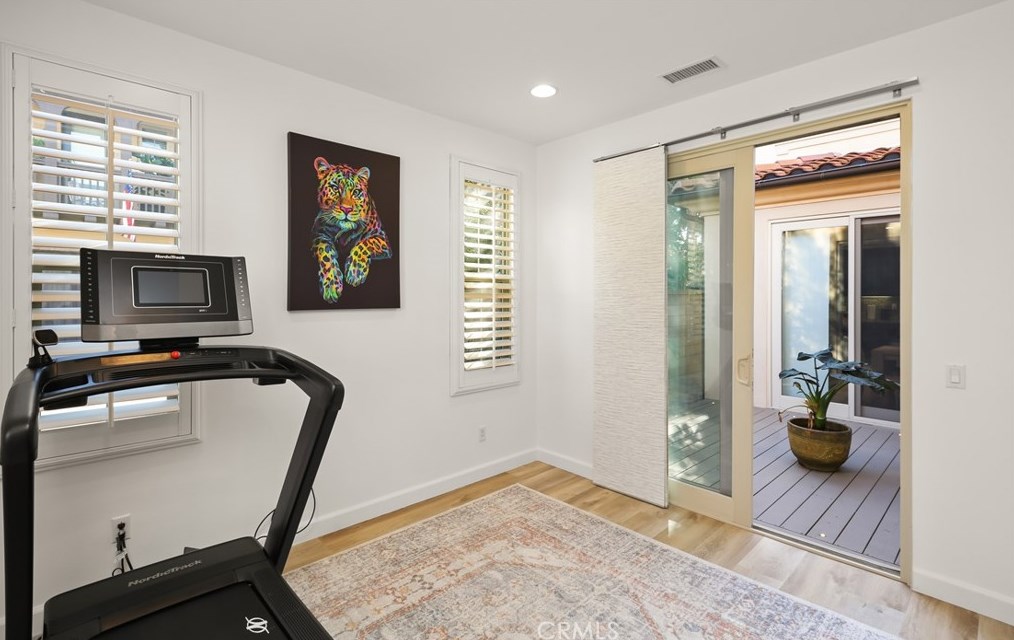 44 Pawprint, Irvine CA  92618-8862 exterior