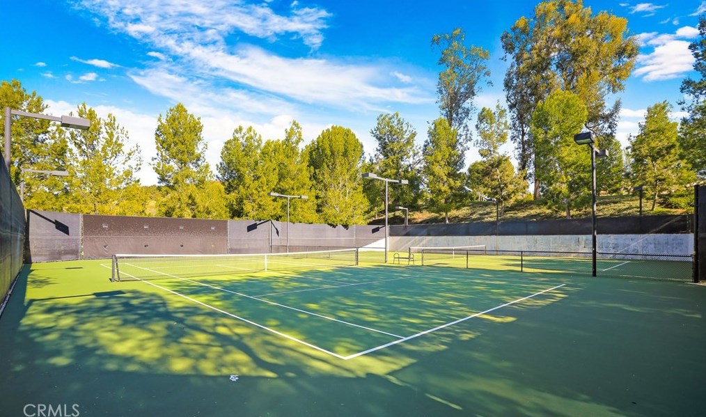 44 Pawprint, Irvine CA  92618-8862 exterior