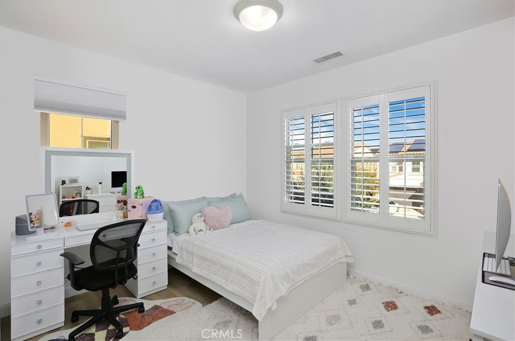 44 Pawprint, Irvine CA  92618-8862 exterior