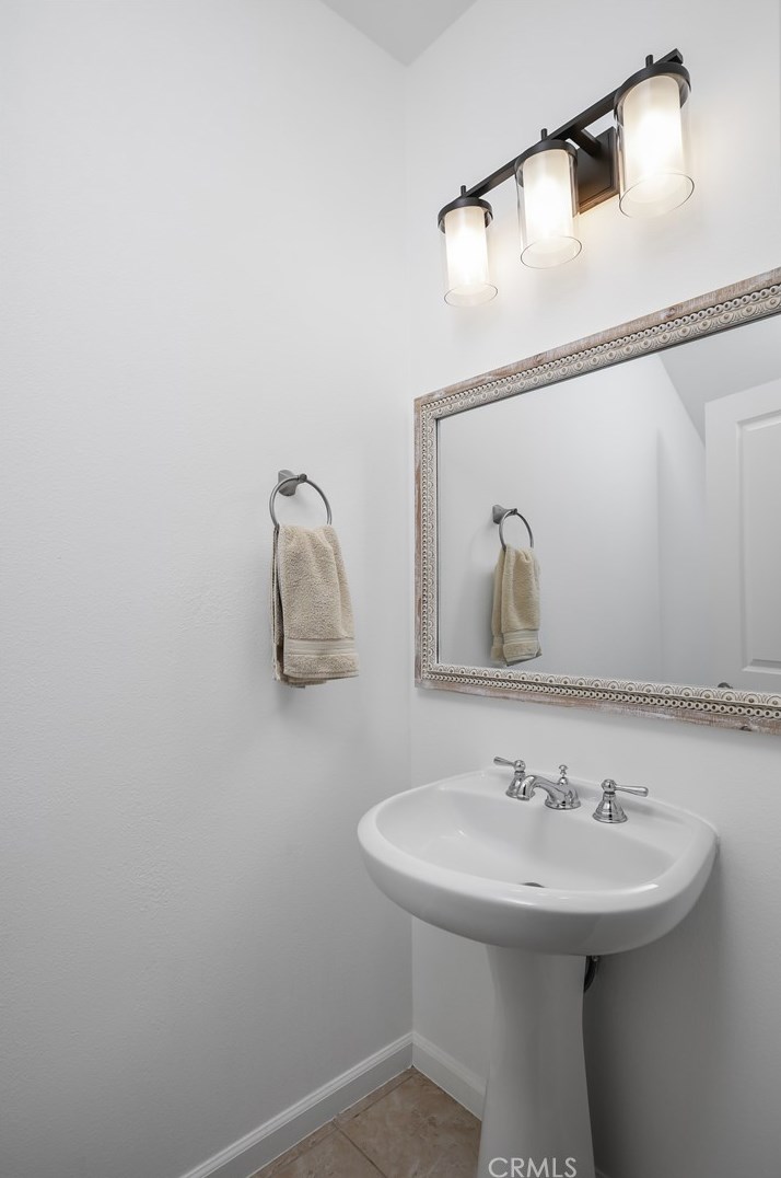 44 Pawprint, Irvine CA  92618-8862 exterior