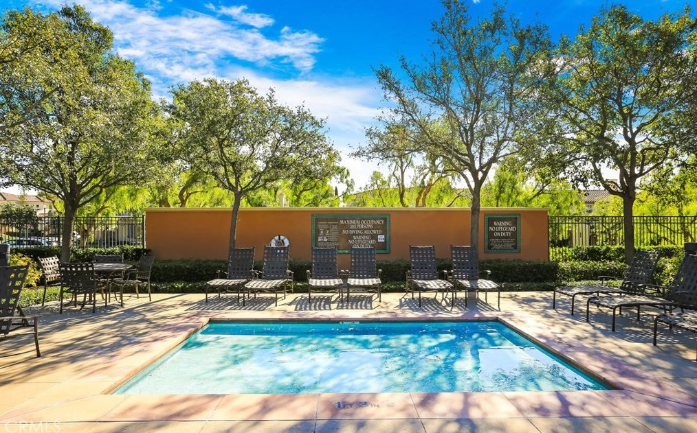 44 Pawprint, Irvine CA  92618-8862 exterior