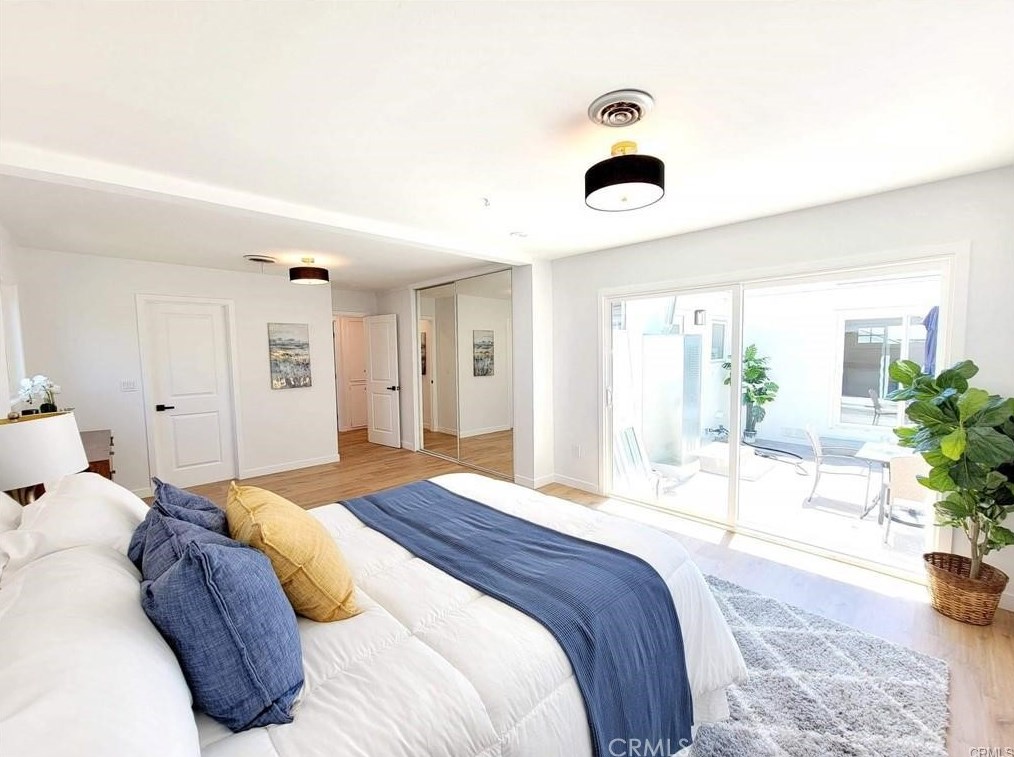 16141 Davis Ln, Huntington Beach CA  92649-2414 exterior