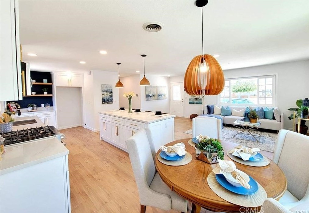 16141 Davis Ln, Huntington Beach CA  92649-2414 exterior