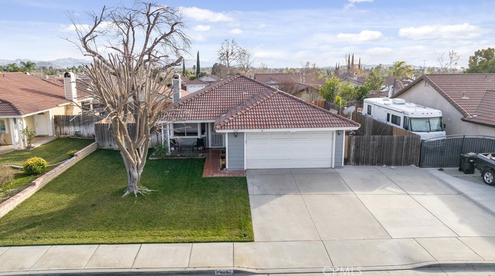 509 Cynthia St, Beaumont CA  92223-4743 exterior