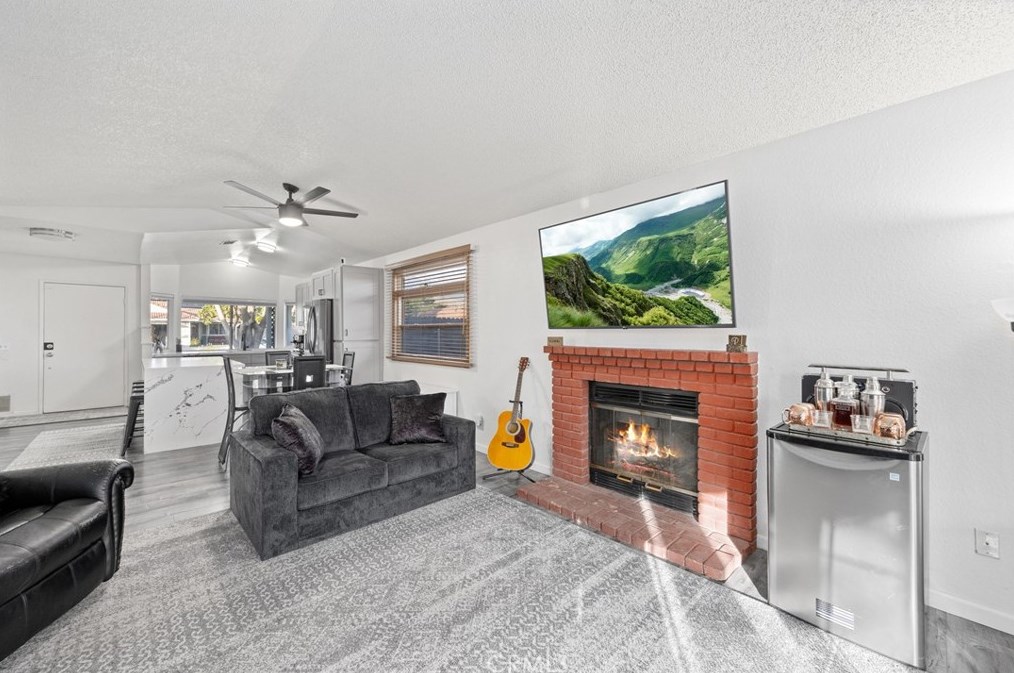 509 Cynthia St, Beaumont CA  92223-4743 exterior