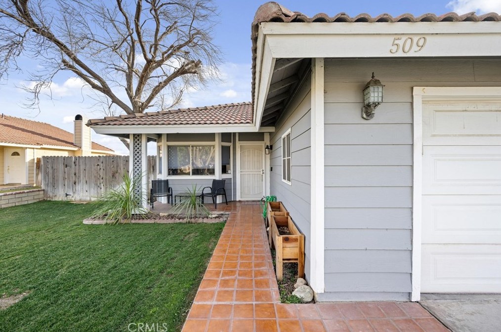 509 Cynthia St, Beaumont CA  92223-4743 exterior