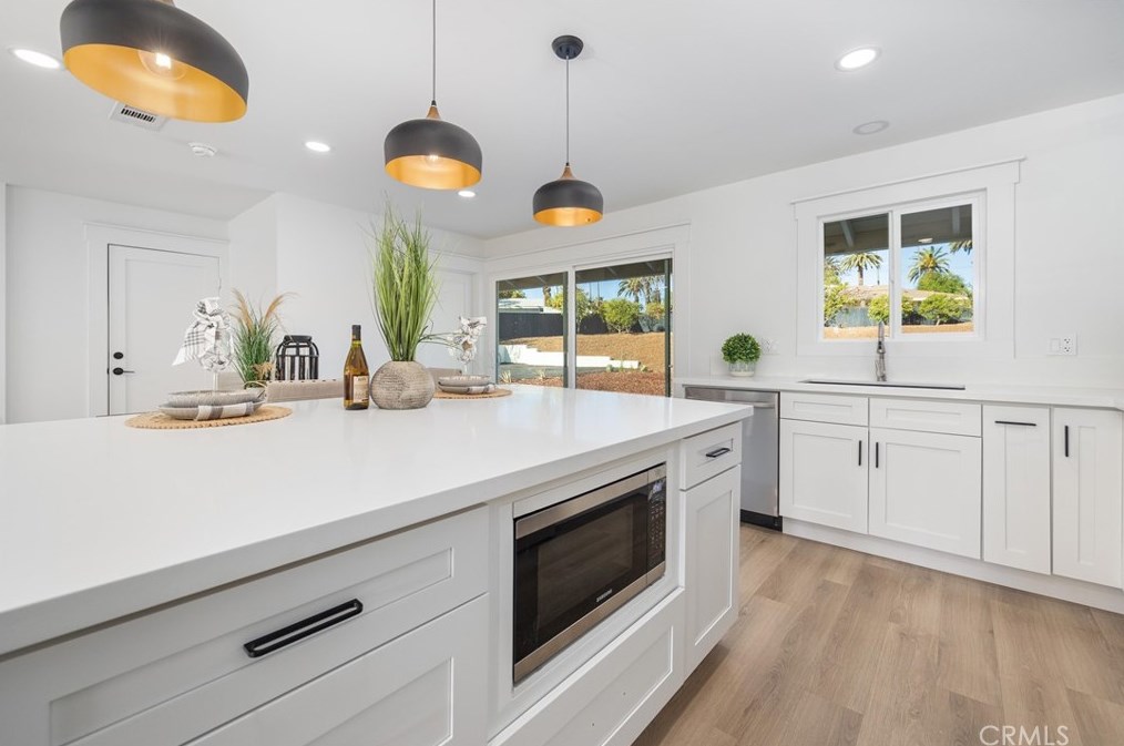 10245 Victoria Ave, Riverside, CA 92503-6145