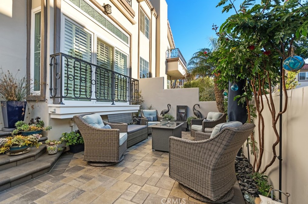 19295 Wingedfoot Cir, Huntington Beach, CA 92648