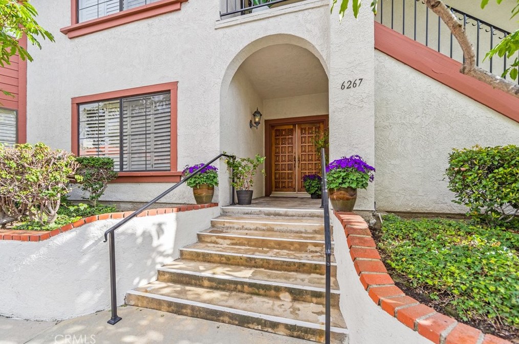 6267 Riviera Cir, Long Beach, CA 90815-4752
