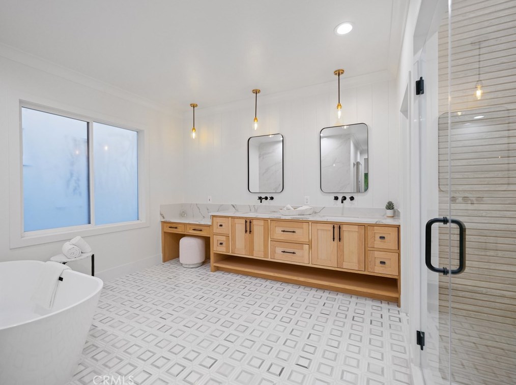 6507 Havenwood Cir, Huntington Beach CA  92648-6621 exterior