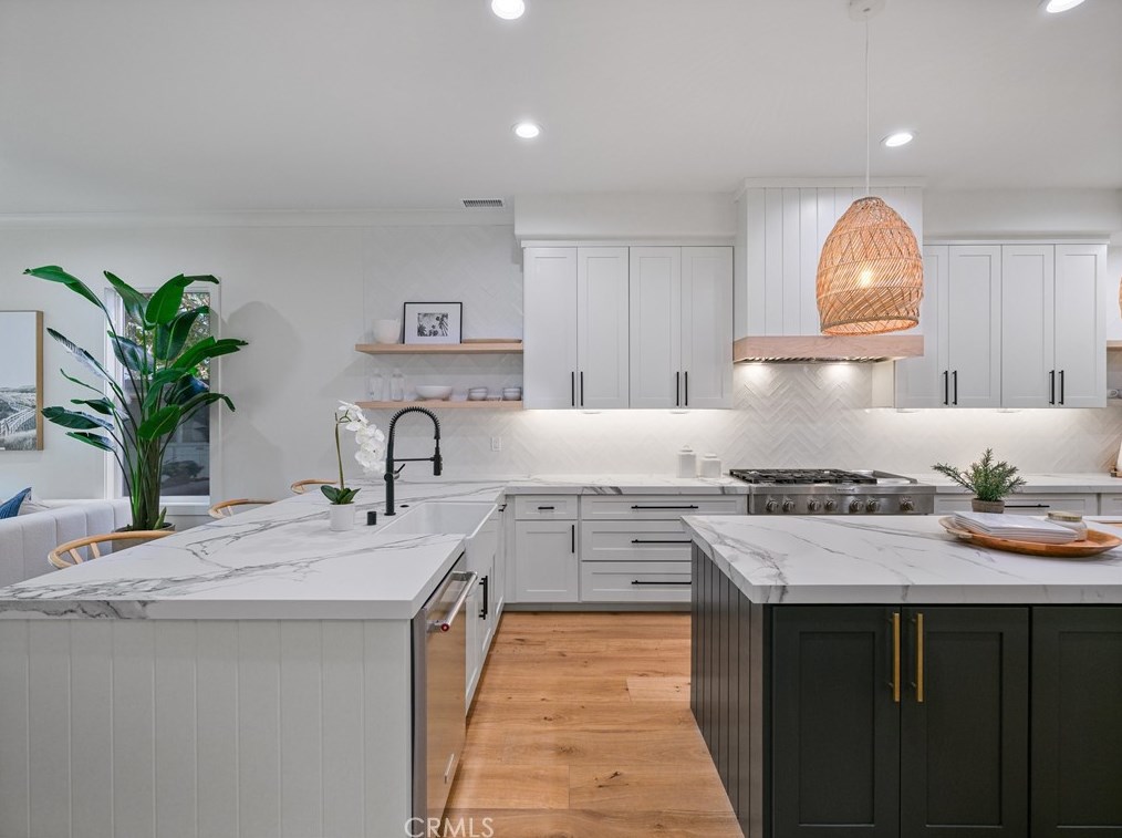 6507 Havenwood Cir, Huntington Beach CA  92648-6621 exterior