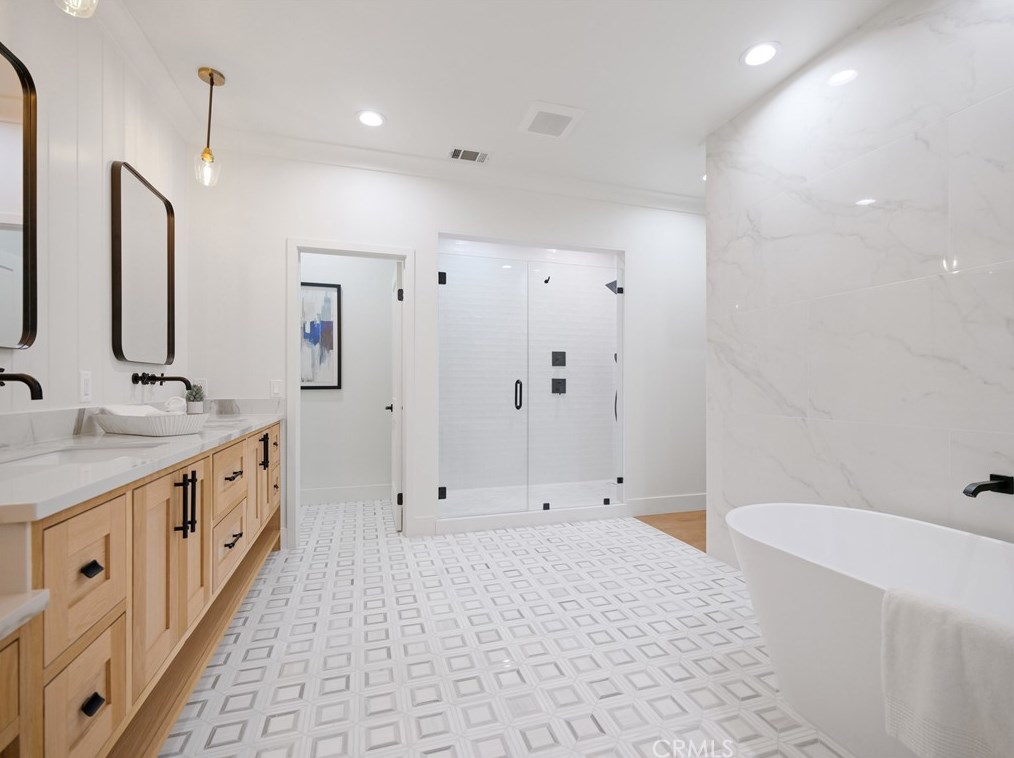 6507 Havenwood Cir, Huntington Beach CA  92648-6621 exterior