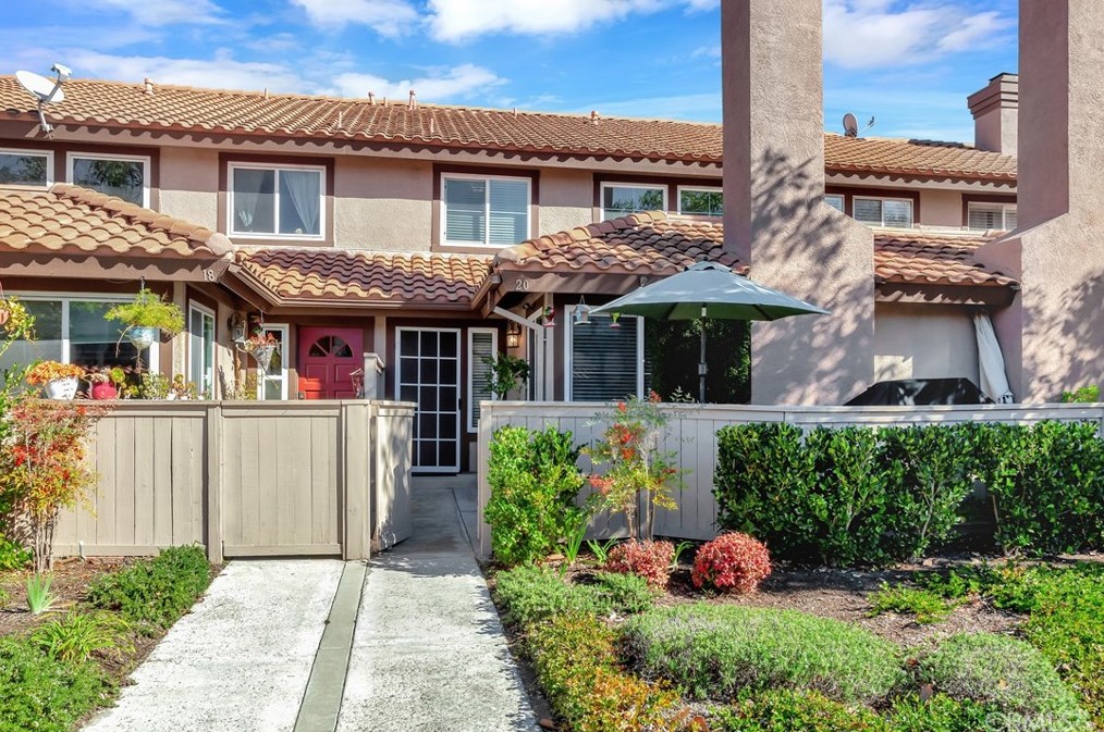 20 Vista Sierra #24, Trabuco Canyon, CA 92688