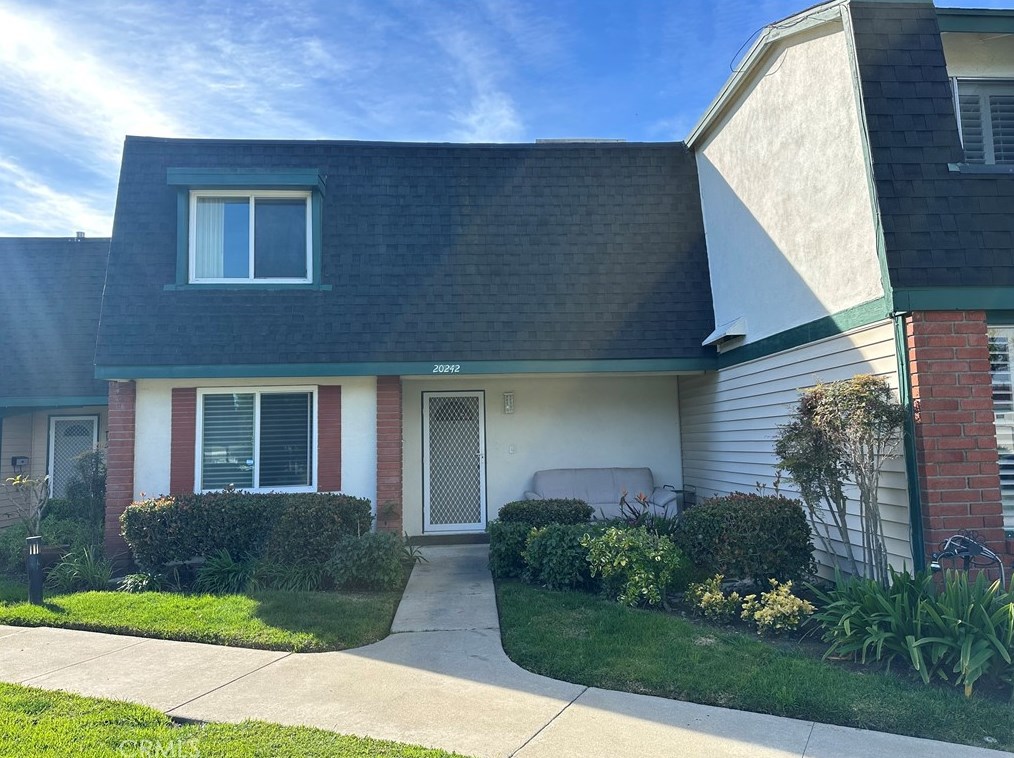 20242 Peach Ln, Huntington Beach, CA 92646