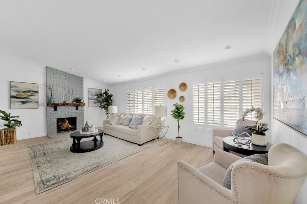 8696 La Playa Cir, Santa Ana, CA 92708