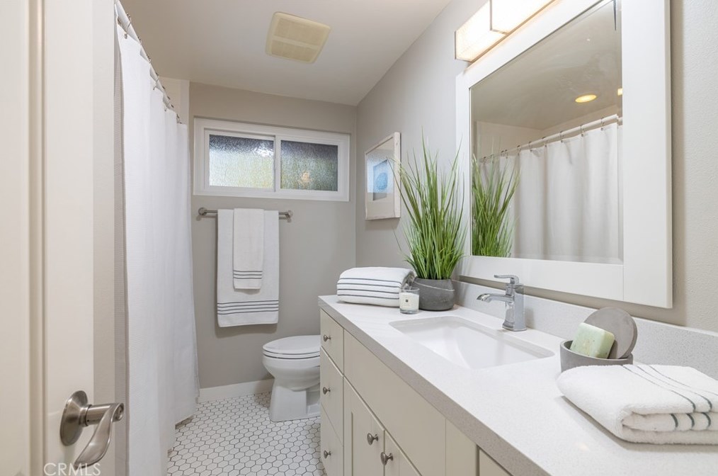 24942 Monte Verde Dr, Laguna Beach CA  92677-1529 exterior