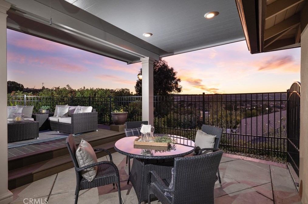 24942 Monte Verde Dr, Laguna Beach CA  92677-1529 exterior