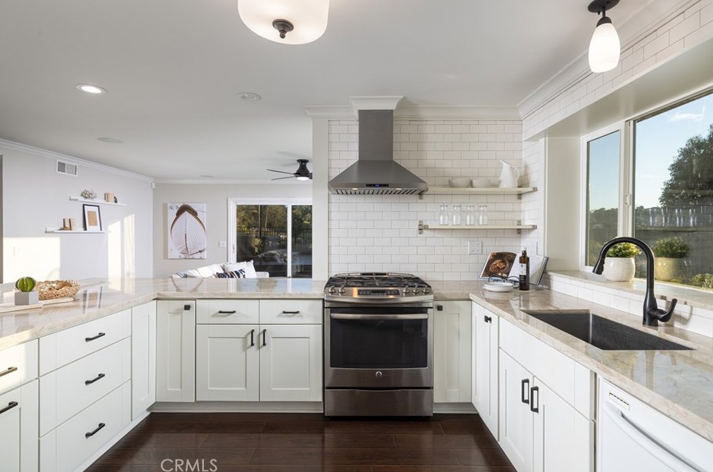 24942 Monte Verde Dr, Laguna Beach CA  92677-1529 exterior