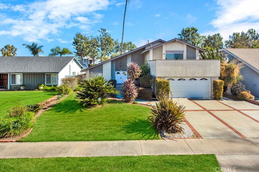 3121 S Sycamore St, Santa Ana, CA 92707