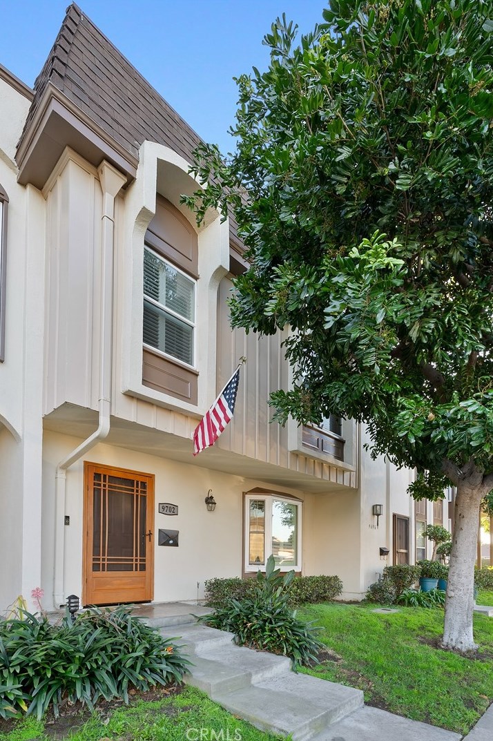 9702 Villa Pacific Dr, Huntington Beach, CA 92646