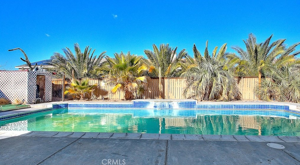 13842 Beech St, Victorville CA  92392-5531 exterior