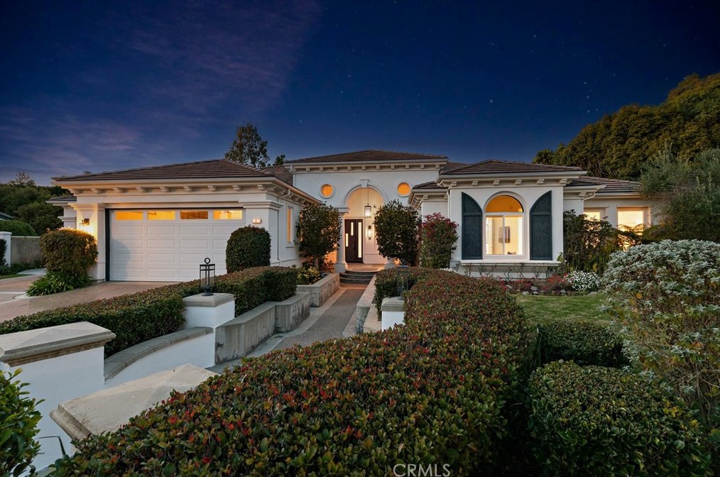 1 Gladstone Ln, Laguna Beach, CA 92677-1026