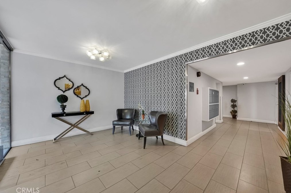 1434 Greenfield Ave, Los Angeles CA  90025-3423 exterior