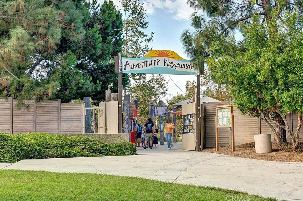 17 Butler St, Irvine CA  92612-2724 exterior
