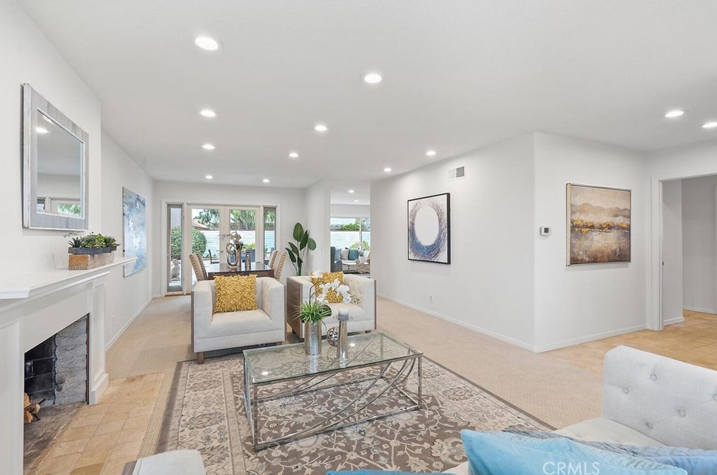 17 Butler St, Irvine CA  92612-2724 exterior