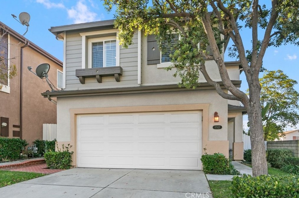 17527 Elderberry Cir, Long Beach, CA 90746-7467
