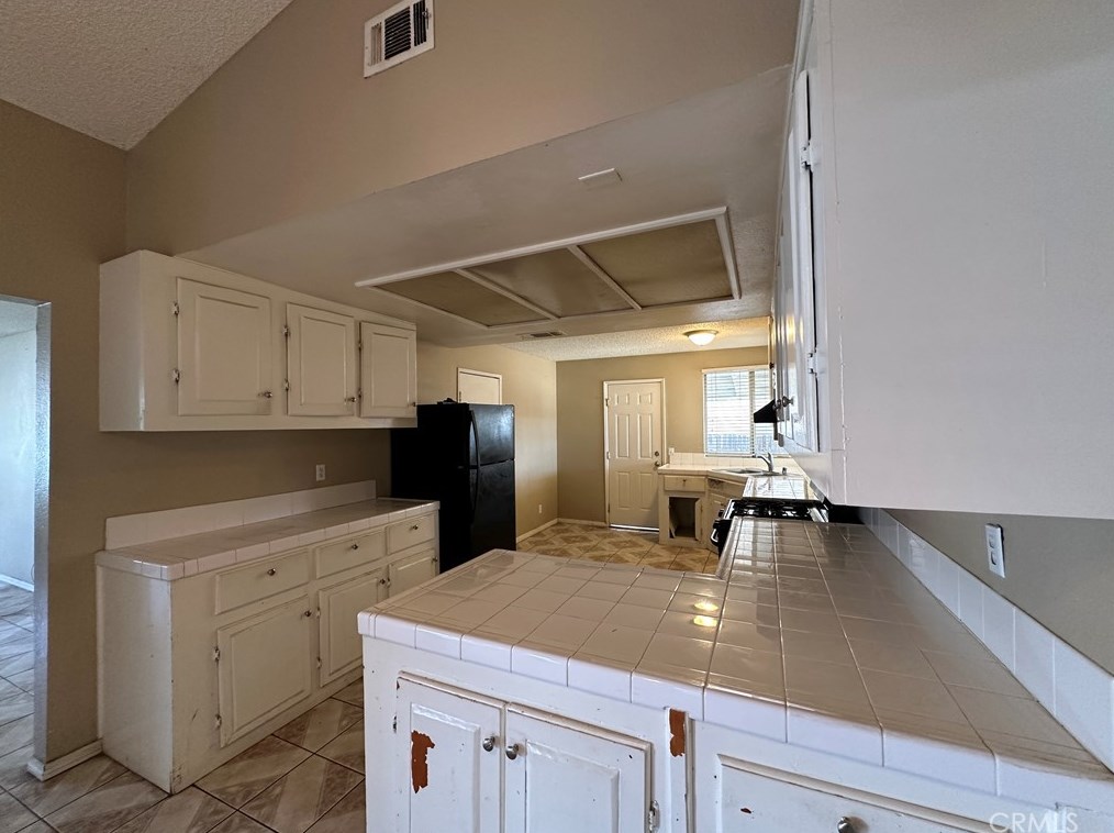 1478 Shady Oaks Dr, Perris, CA 92571-4100