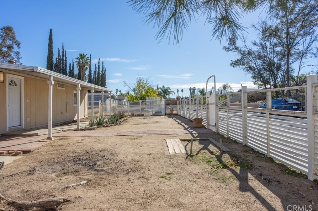17037 Aragon Dr, Perris, CA 92570-8402