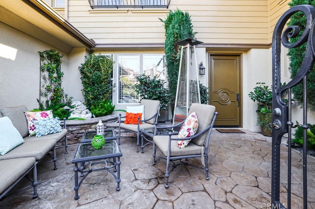 26 Remington Ln, Laguna Beach, CA 92656-8054