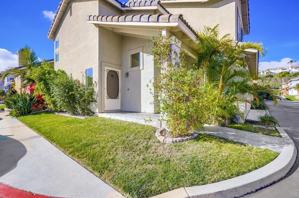 8 Kaitlyn Ct, Laguna Beach, CA 92656-6241