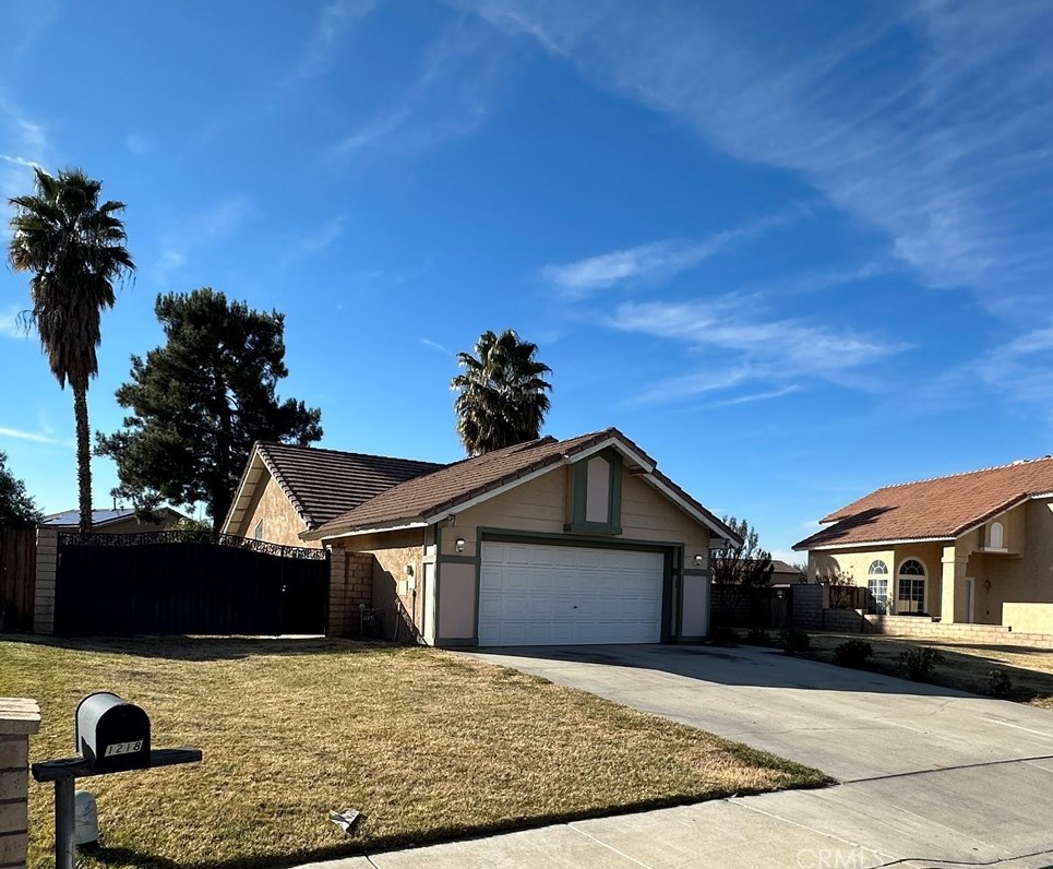 1218 E Beringer Dr, San Jacinto, CA 92583