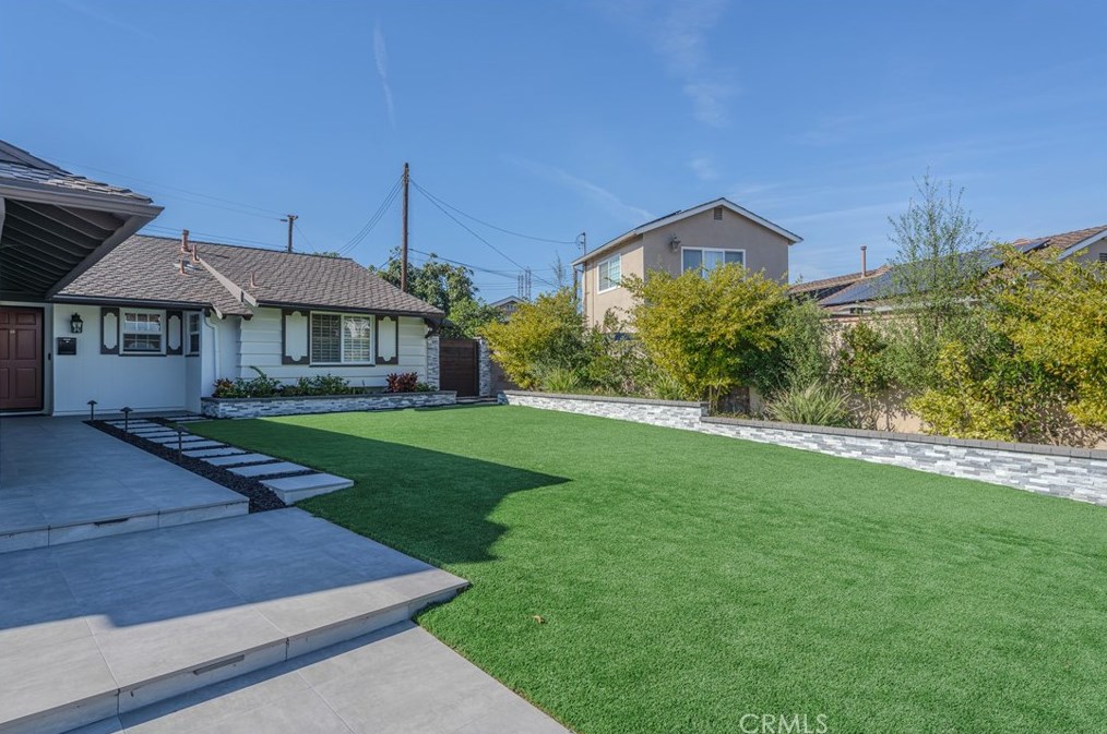 15281 Rushmoor Ln, Huntington Beach, CA 92647