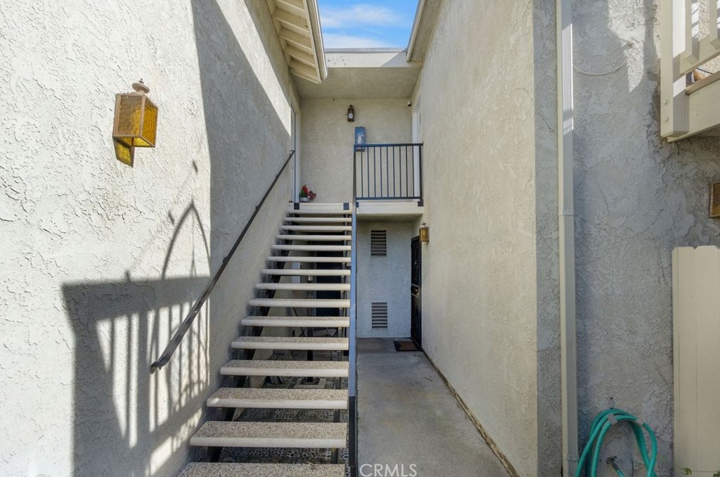 1045 E 3rd St #4, Long Beach, CA 90802