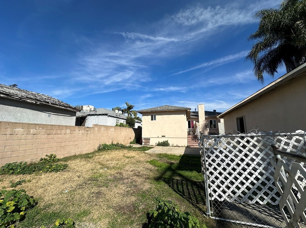 240 Wilart Pl, Pomona CA  91768-1752 exterior