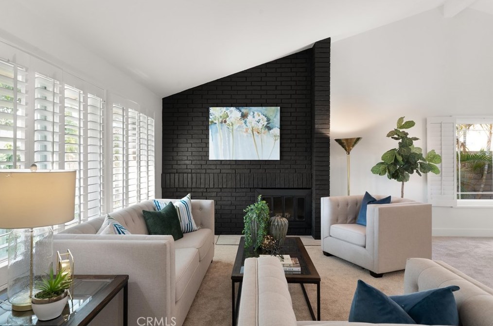 19782 Edgewood Ln, Huntington Beach, CA 92646-3816