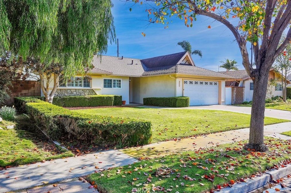 17192 Treehaven Ln, Huntington Beach, CA 92647-5529