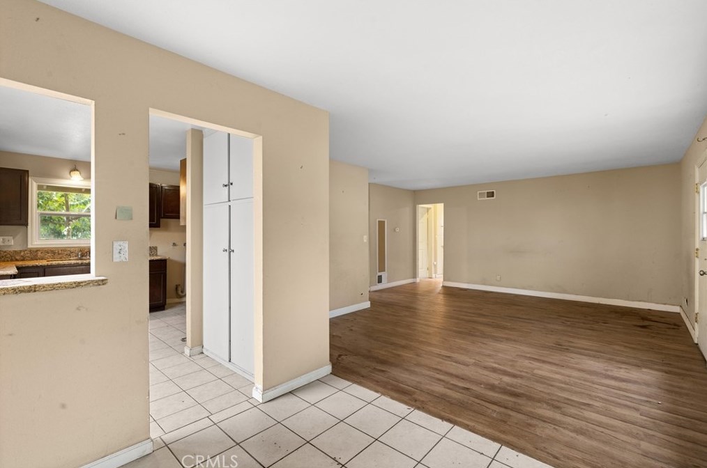 218 Mtn Vw St, Santa Ana CA 92703-4021 exterior