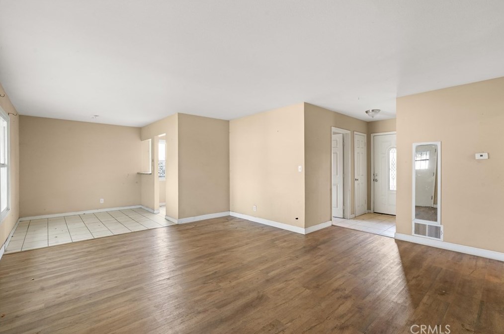 218 Mtn Vw St, Santa Ana CA 92703-4021 exterior