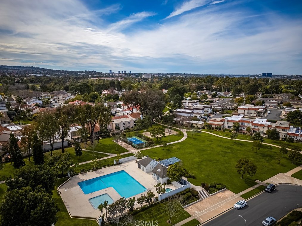 6 Spicewood Way, Irvine CA  92612-2721 exterior