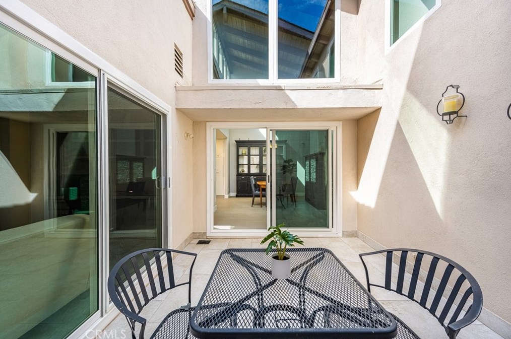 6 Spicewood Way, Irvine CA  92612-2721 exterior