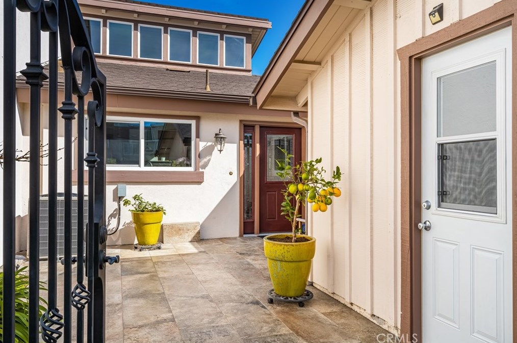 6 Spicewood Way, Irvine CA  92612-2721 exterior