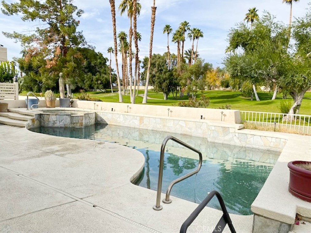 67 Kavenish Dr, Rancho Mirage, CA 92270